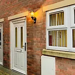 Cosy Home Near Hospital